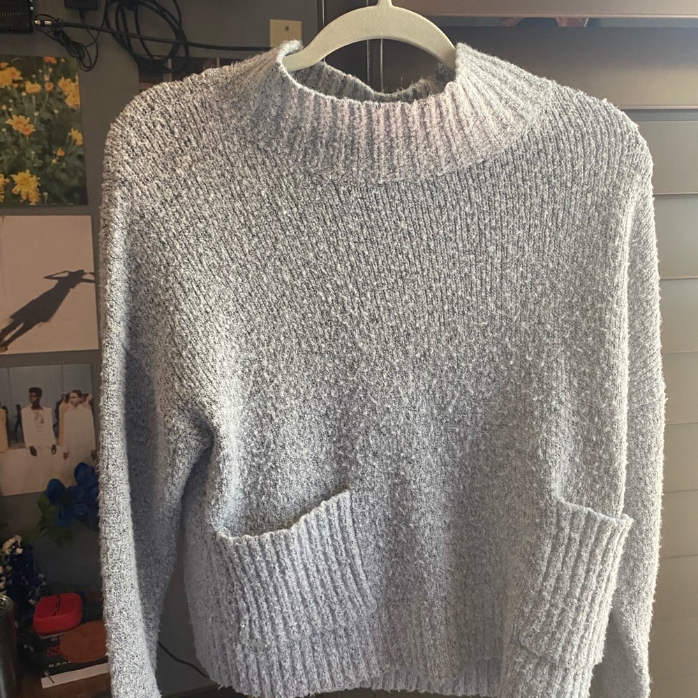 LOVE BY DESIGN grey wool turtleneck